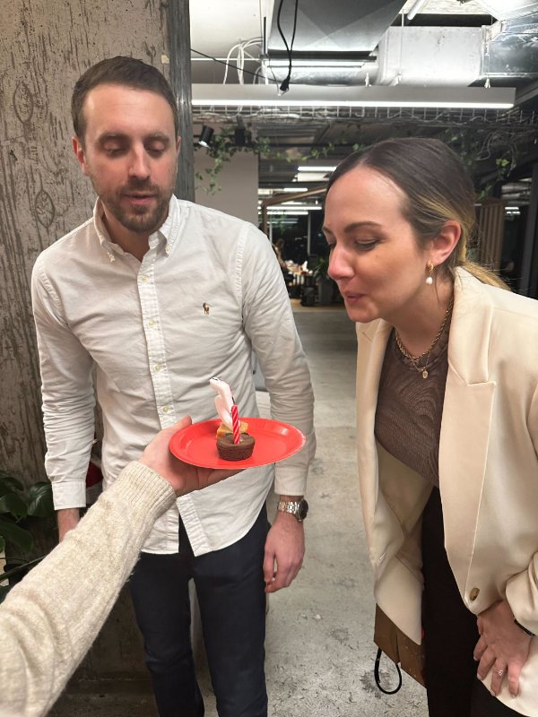 Un anniversaire fêté dans les bureaux de Maplr à Montréal